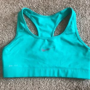 Nike Dri-fit sports be